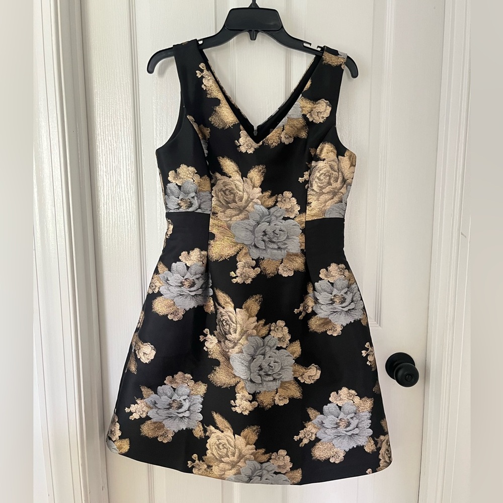 Donna Ricco Floral Black and Gold Sleeveless Cocktail Dress